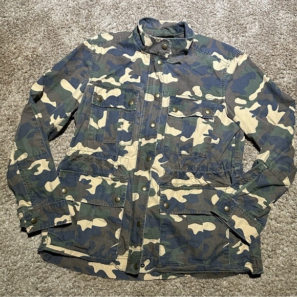 GAP Women's Camo  Drawstring Waist Zip Snap  Camouflage Jacket S rr - Picture 1 of 12